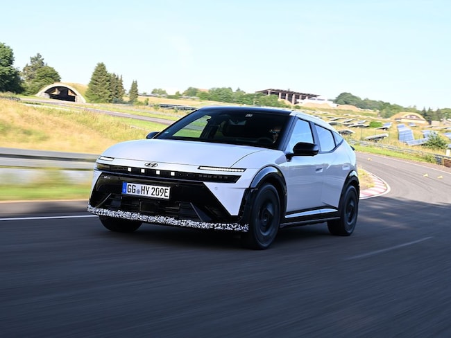 Hyundai Ioniq 3, le foto della prova in anteprima
