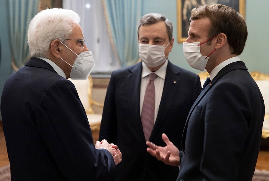 25 novembre 2021 - Roma - Il Presidente della Repubblica Sergio Mattarella con il Presidente della Repubblica Francese, Emmanuel Macron, e il Presidente del Consiglio Mario Draghi. (Foto di Paolo Giandotti - Ufficio per la Stampa e la Comunicazione della Presidenza della Repubblica)
