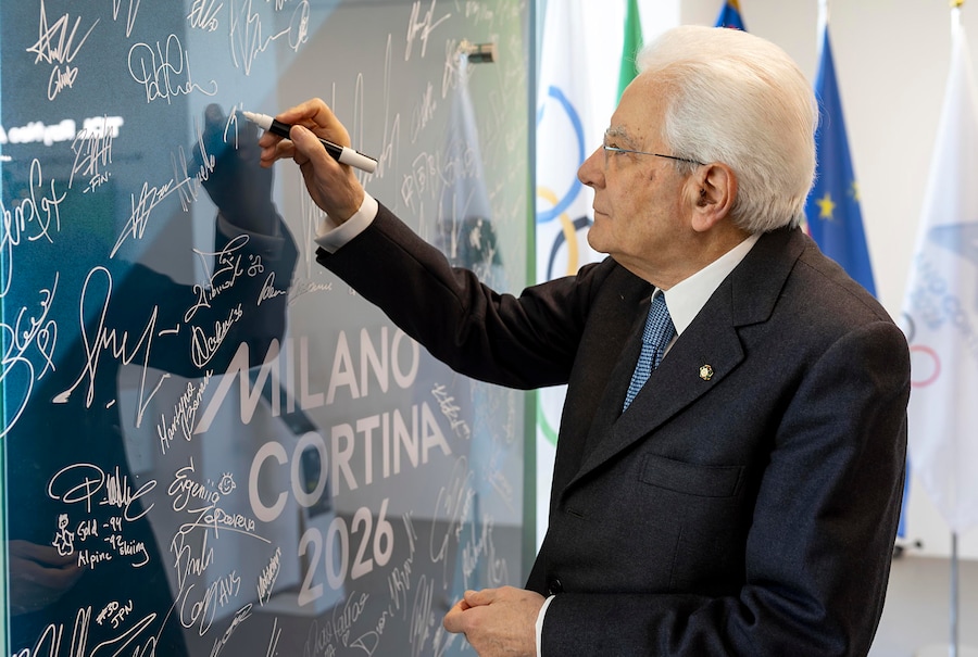 5 febbraio 2026 - Il Presidente della Repubblica Sergio Mattarella in visita al Villaggio Olimpico di Milano, Italia. (EPA/Paolo Giandotti / Palazzo del Quirinale)