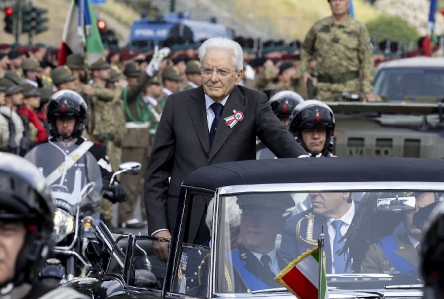 2 giugno 2026 - Anniversario degli 80 anni della Repubblica italiana - Il Presidente Sergio Mattarella assiste alla parata militare. (Ufficio Stampa del Palazzo del Quirinale)