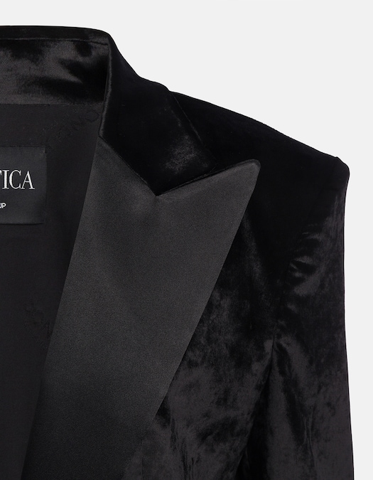 Dondup. Revers signature e unisex, collezione debutto di Achille Lauro alla direzione creativa
