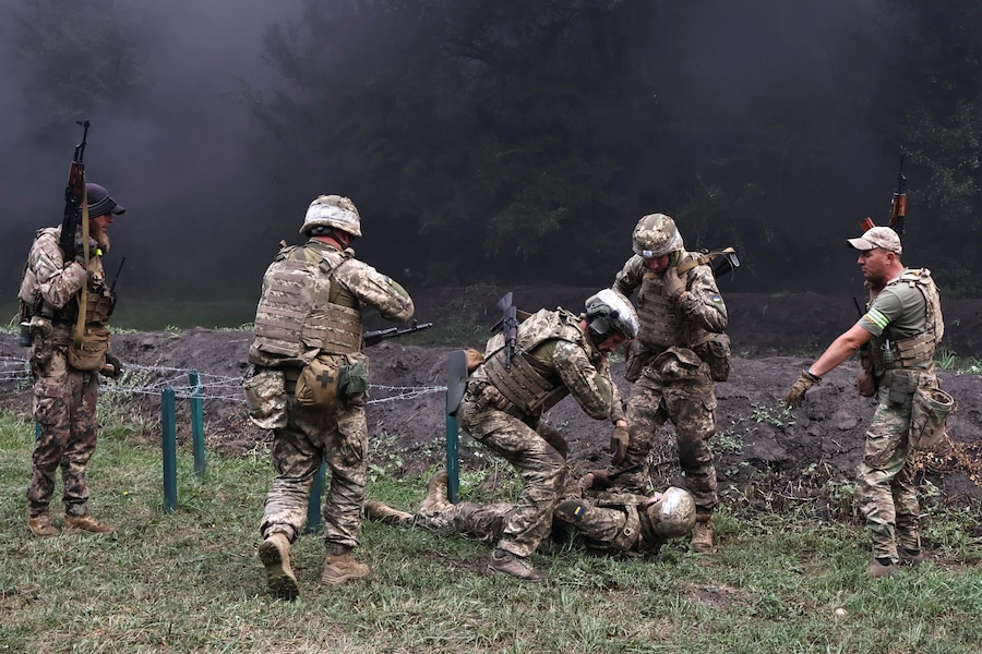 EPA/65 MECHANIZED BRIGADE PRESS SERVICE (EPA)