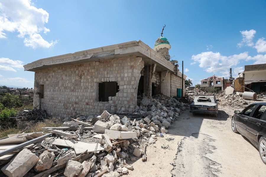 Una veduta di un edificio danneggiato a Zawtar al-Gharbiyeh, nel sud del Libano, il 26 luglio 2026, dopo il ritiro delle forze israeliane nell’ambito di un piano mediato dagli Stati Uniti. REUTERS/Aziz Taher (REUTERS)