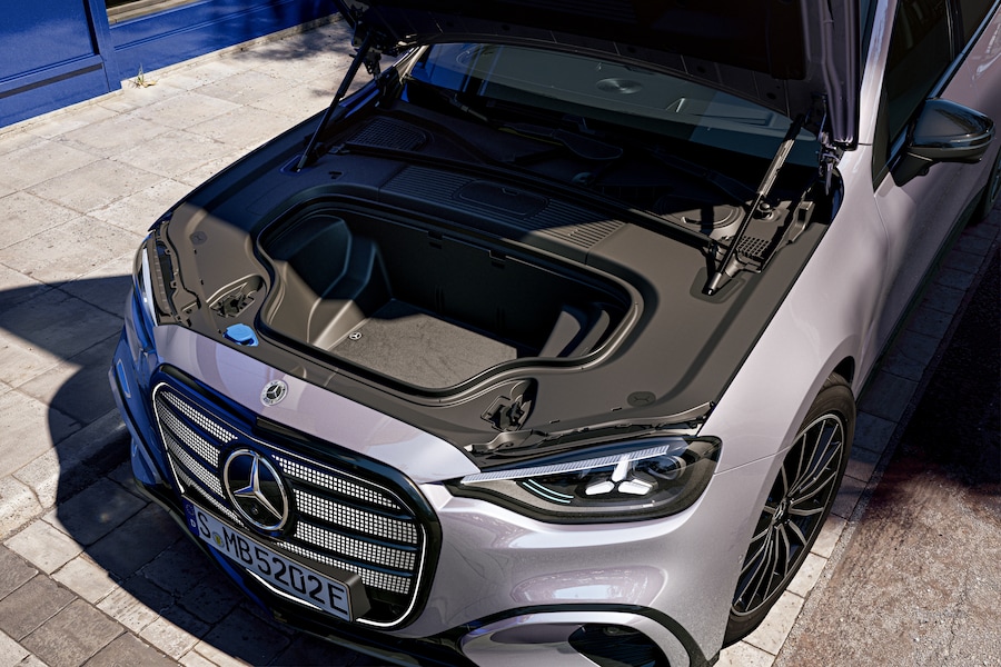  (Mercedes-Benz AG)