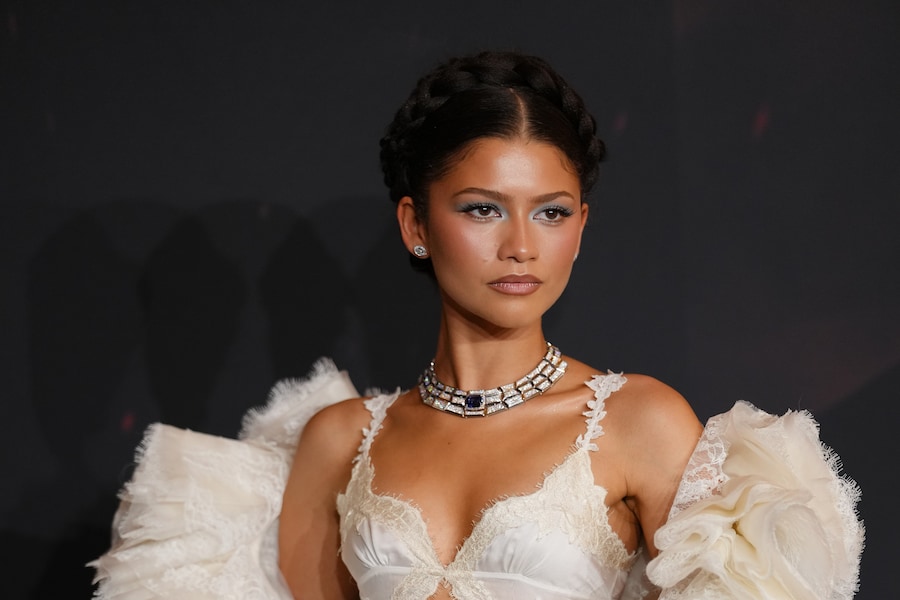 Zendaya posa per i fotografi al suo arrivo alla prima del film “The Odyssey”, a Parigi. (AP Photo/Aurelien Morissard) (AP Photo/Aurelien Morissard)