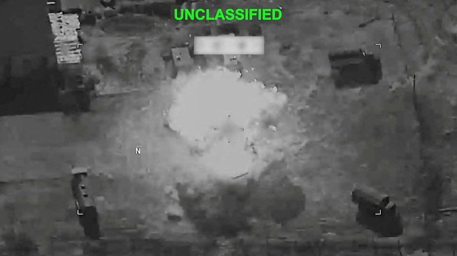 Il fumo si alza in seguito a un'esplosione in una località non specificata, durante quelli che il Comando Centrale degli Stati Uniti (CENTCOM) definisce attacchi contro l'Iran, in questo screenshot tratto da un video diffuso il 29 luglio 2026. Comando Centrale degli Stati Uniti/Immagine fornita tramite REUTERS (via REUTERS)