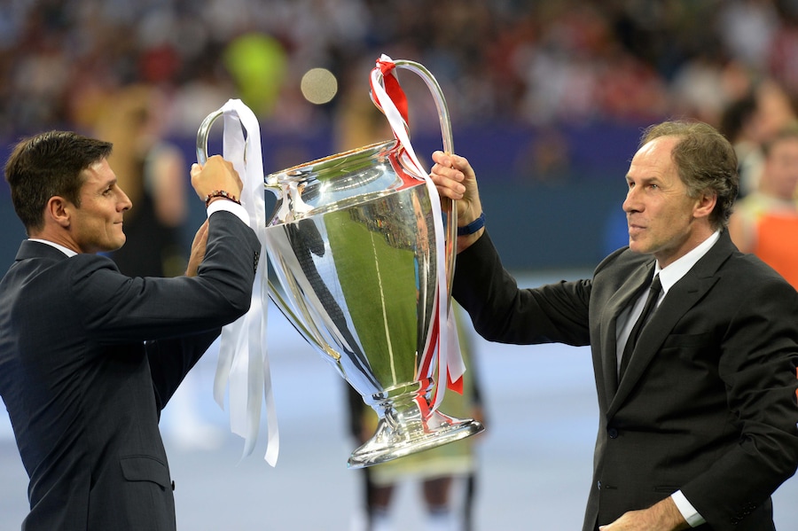 Milano 28 maggio 2016 - Calcio UEFA Champions League 2015/2016 - Finale - Real Madrid v Atletico Madrid 6-4 dopo calci di rigori nella foto a sinistra Javier Zanetti vicepresidente del Calcio Inter insieme a Franco Baresi - ex calciatore del Milan - mentre sollevano il trofeo. (Foto IPP/Alessandro Sabattini)