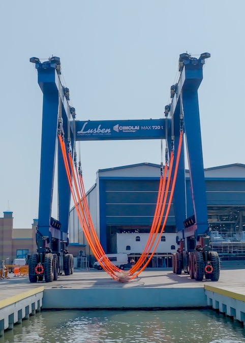 Il nuovo travel lift di Viareggio