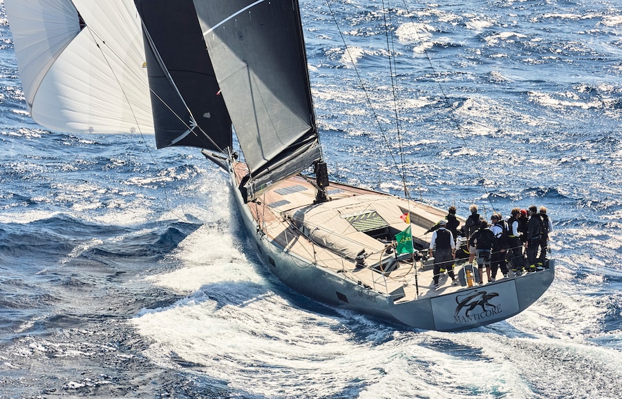 La Manticore, barca della Maxi Yacht Rolex Cup 2025 a Porto Cervo. (© Rolex/Carlo Borlenghi)