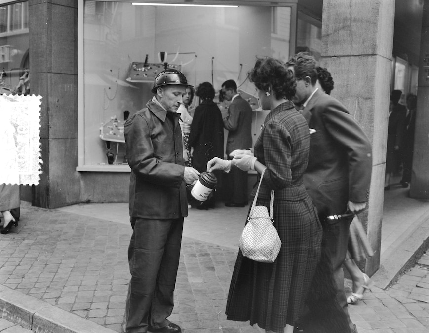 Colletta dei minatori di Maastricht dedicata al disastro di Marcinelle Data: 18 agosto 1956 (Alamy Stock Photo)