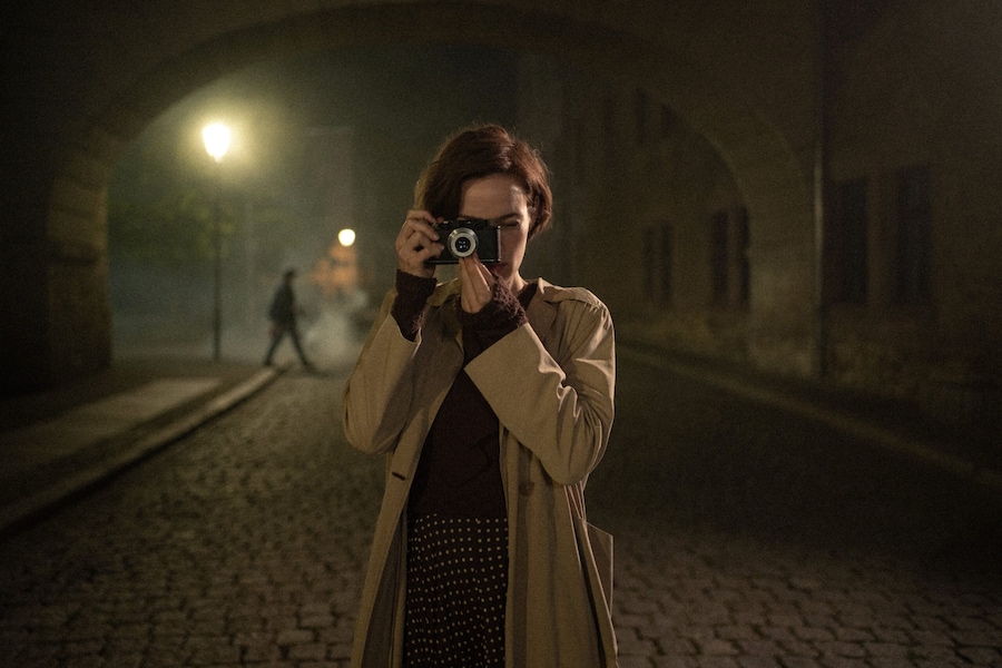 La ragazza con la Leica