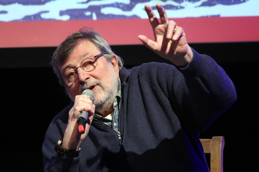 Francesco Guccini incontra la stampa in occasione della presentazione dell'album "Note di viaggio, capitolo 1: venite avanti...". Una raccolta delle sue più belle canzoni interpretate dalle grandi voci della musica italiana, Milano, 14 novembre 2019. (ANSA / Matteo Bazzi)
