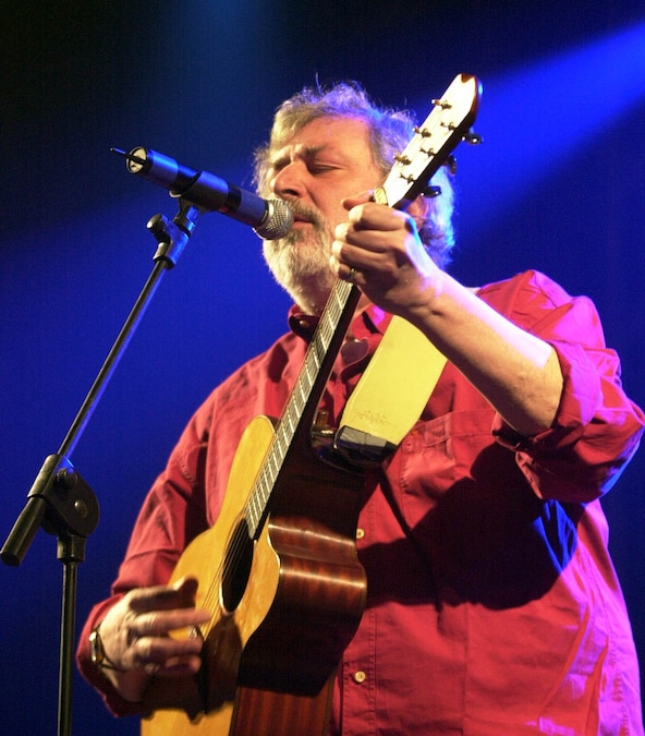 20 marzo 2004 - Da Perugia i «RITRATTI» di Guccini. Francesco Guccini in concerto a Perugia, prima tappa del suo tour. (ANSA/Crocchioni /Ansa/JI)