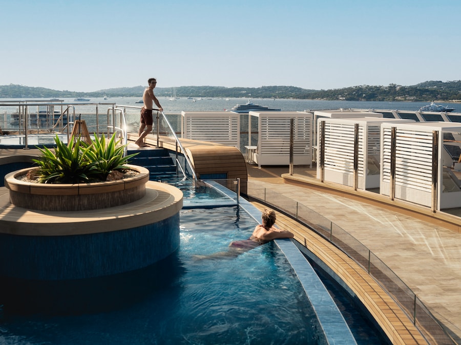 Explora / Astern Pool