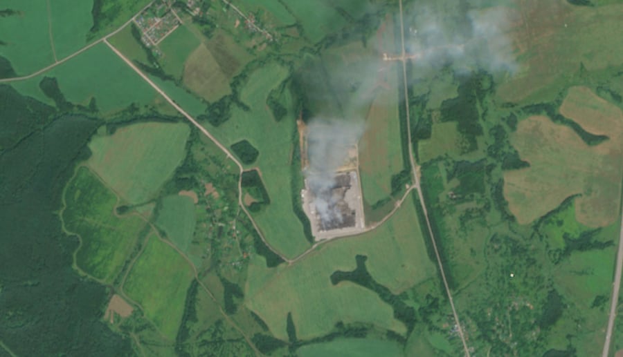 Un'immagine satellitare mostra uno stabilimento della Wildberries danneggiato in seguito a un attacco con droni ucraini, ad Aleksin, nella regione di Tula, in Russia, il 6 agosto 2026. Unione Europea/Copernicus Sentinel-2/Foto fornita da REUTERS (via REUTERS)