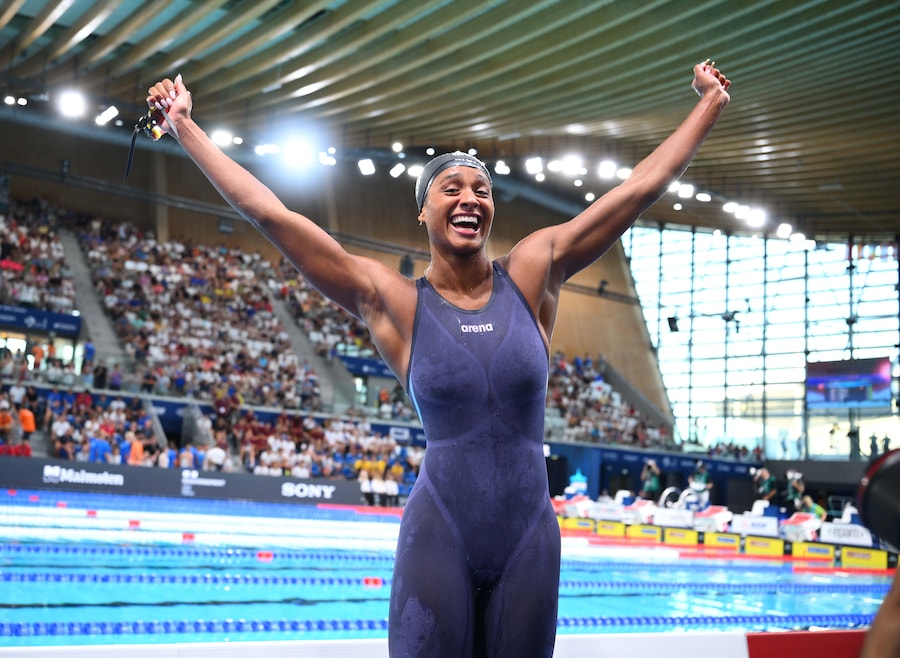 Parigi 12 agosto 2026 - Campionati di Nuoto Europei - 50 metri dorso - femminili - L’esultanza di Sara Curtis dopo aver stabilito il nuovo record del mondo della specialità. (Foto IPP/Presse Sports/Mounic Alain)