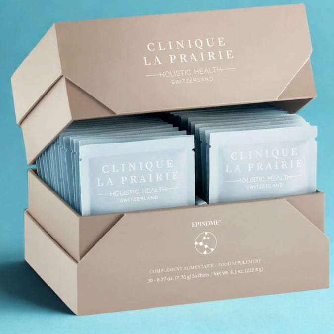 EPINOME di Clinique La Prairie studiato per agire a livello molecolare sui processi epigenetici legati all’invecchiamento. Grazie a composti vegetali avanzati e nutrienti mirati, supporta i modelli di metilazione, favorendo il funzionamento cellulare, la resilienza delle cellule e un’azione antinfiammatoria e antiossidante.