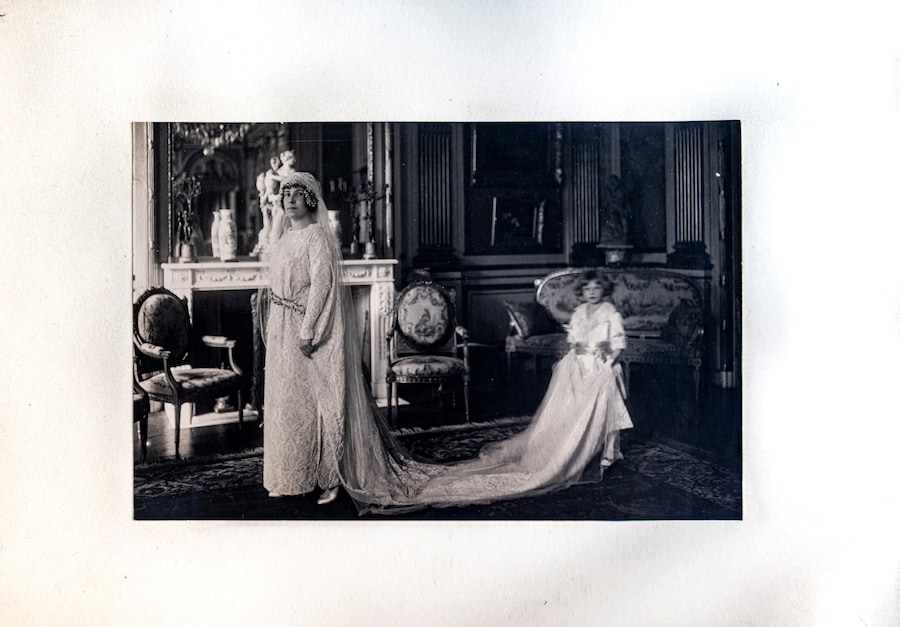 Mimì e il paggetto con l’abito ispirato ad un ritratto del re di Roma.Archivio “Grönberg – Villa Reale di Marlia” ©Foto Andrea jpg copia
