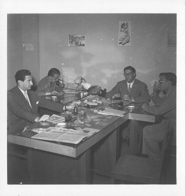 Nella redazione del Marc’Aurelio con Todini Carlo Veo e Fabiano Fabiani. Roma 1950