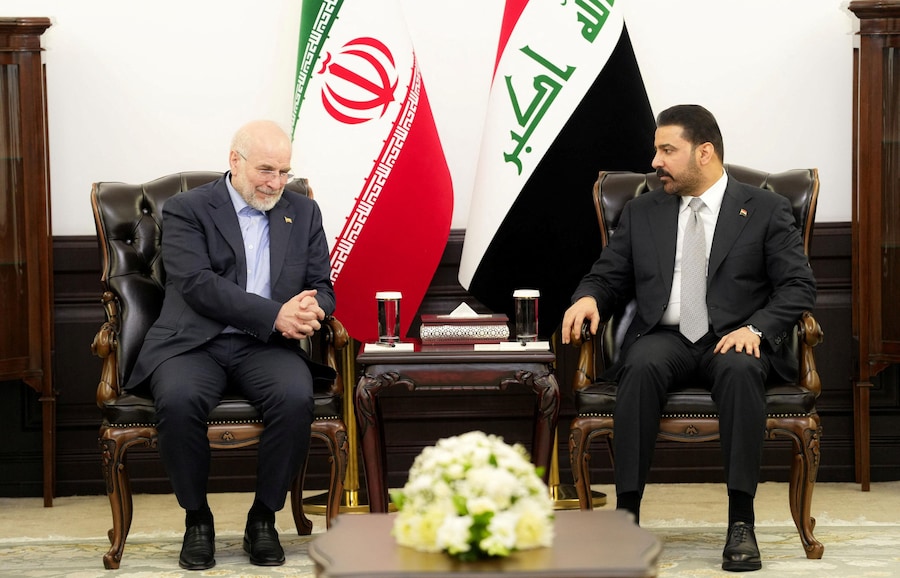 Il primo ministro iracheno Ali al-Zaidi incontra il presidente del Parlamento iraniano Mohammad Bagher Ghalibaf a Baghdad, in Iraq, il 19 agosto 2026. (Ufficio stampa del primo ministro iracheno/Foto fornita tramite REUTERS)