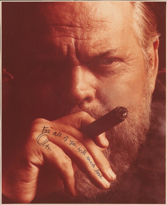 Foto con dedica For all of you with much love Orson. Fotografia, s.d. Collezioni personali di Welles e Kodar.Collezione Archivi di Stato-Šibenik, Croazia