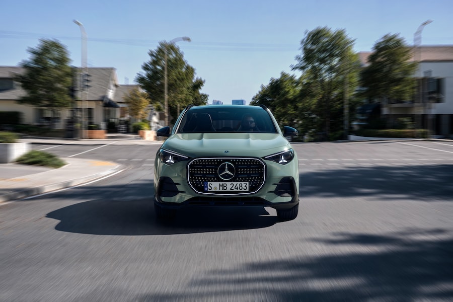  (Mercedes-Benz AG)