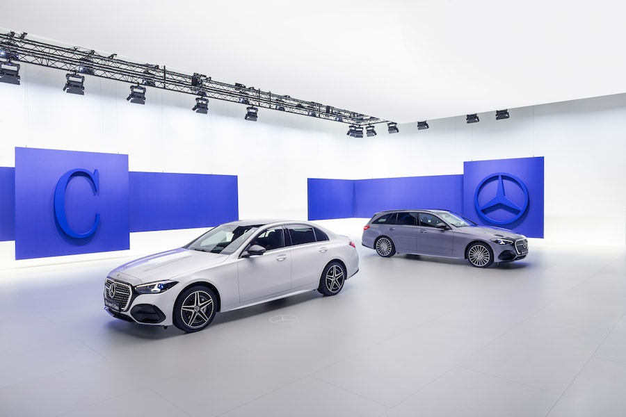  (Mercedes-Benz AG)