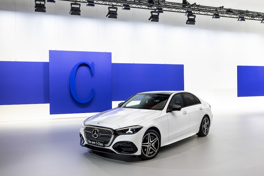  (Mercedes-Benz AG)