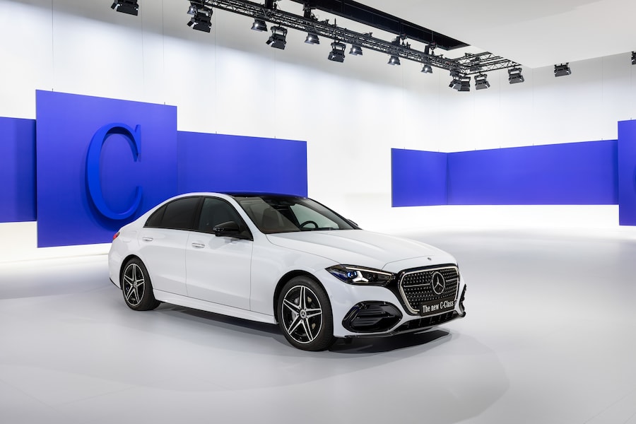  (Mercedes-Benz AG)