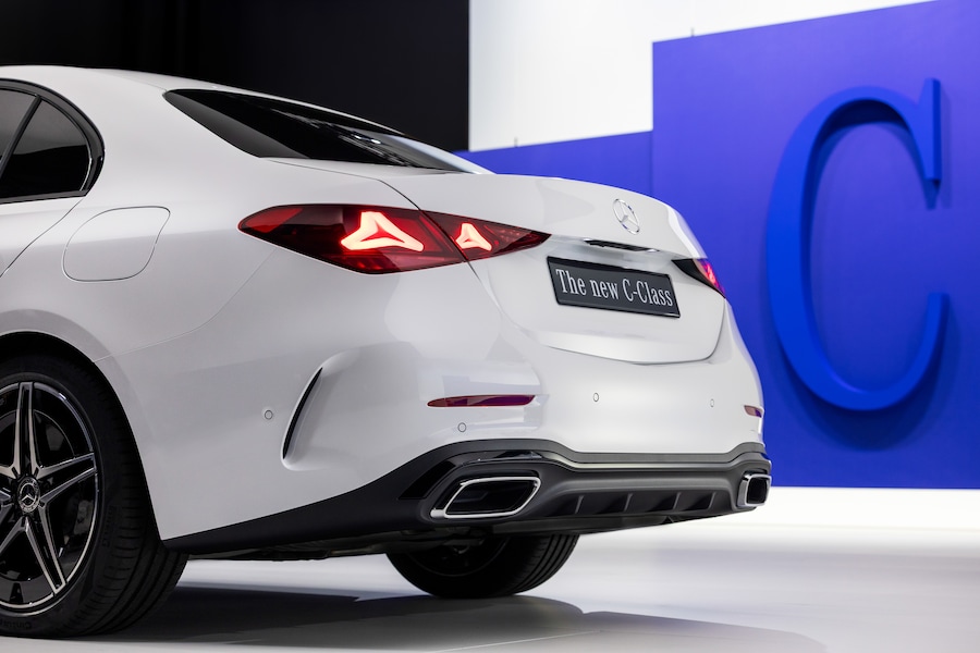  (Mercedes-Benz AG)