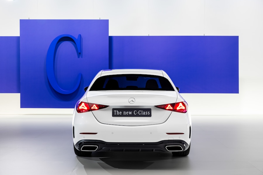  (Mercedes-Benz AG)