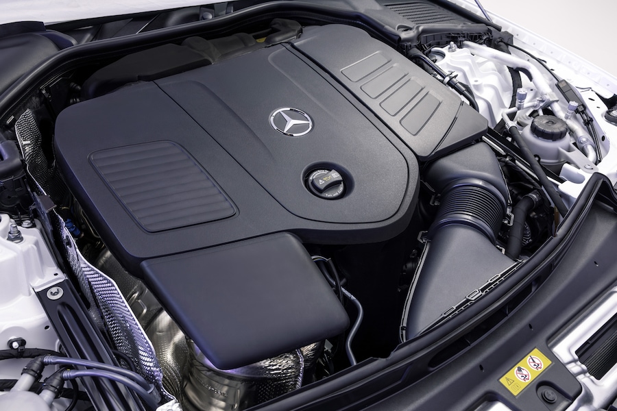  (Mercedes-Benz AG)