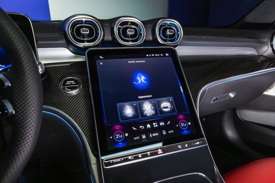  (Mercedes-Benz AG)