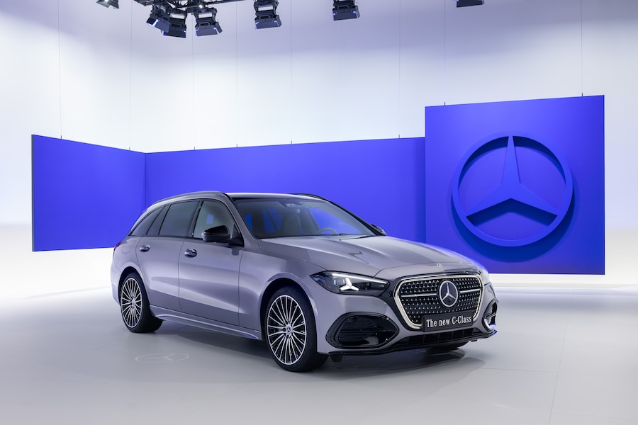  (Mercedes-Benz AG)