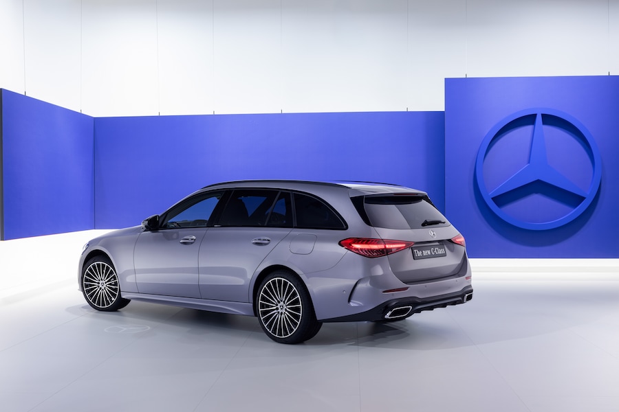  (Mercedes-Benz AG)