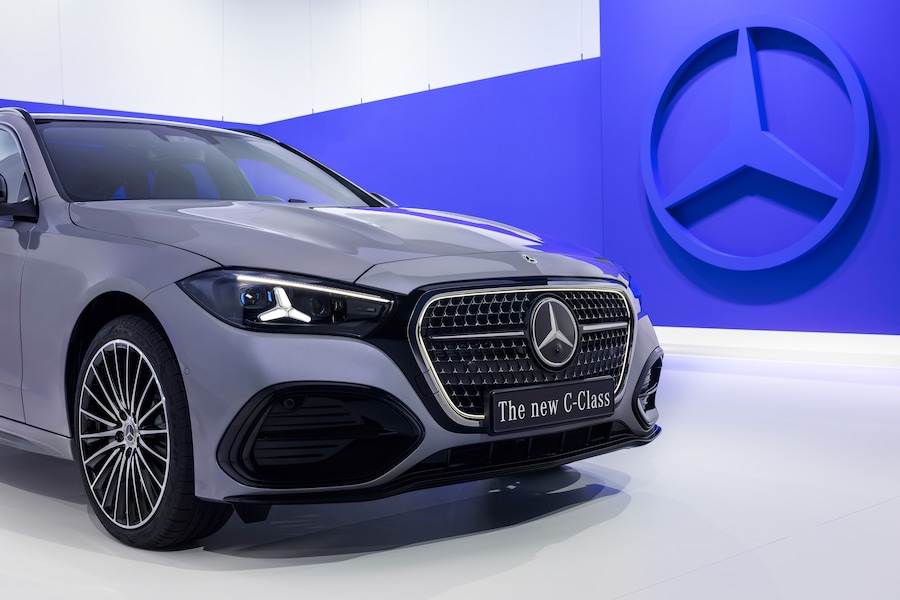  (Mercedes-Benz AG)