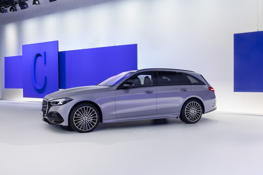  (Mercedes-Benz AG)