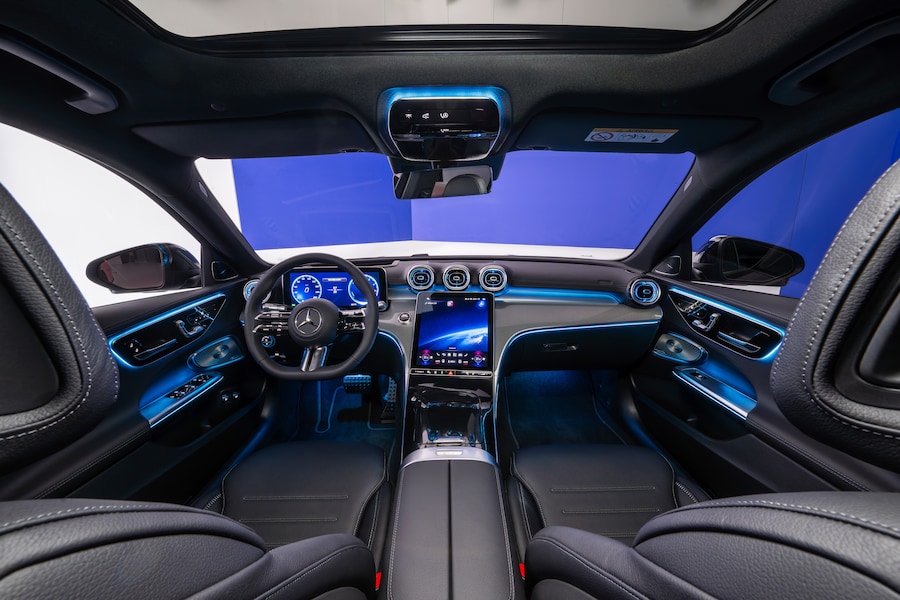  (Mercedes-Benz AG)
