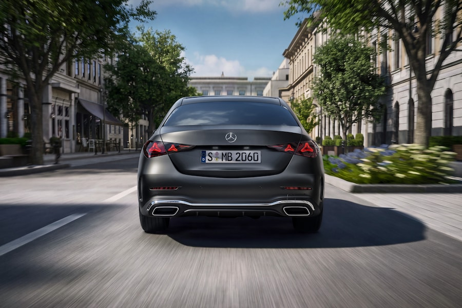  (Mercedes-Benz AG)