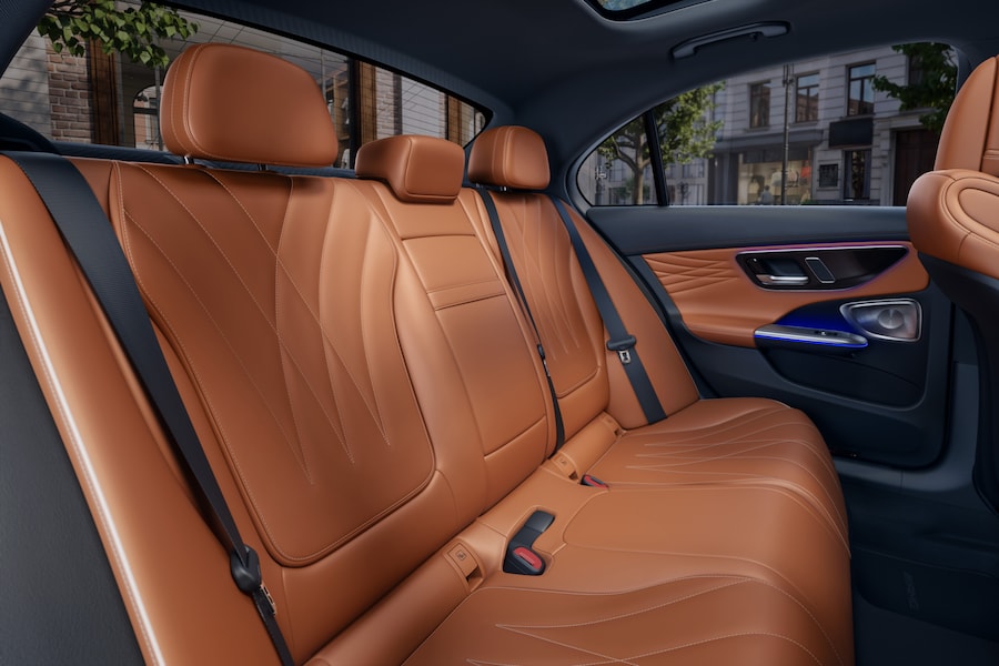  (Mercedes-Benz AG)
