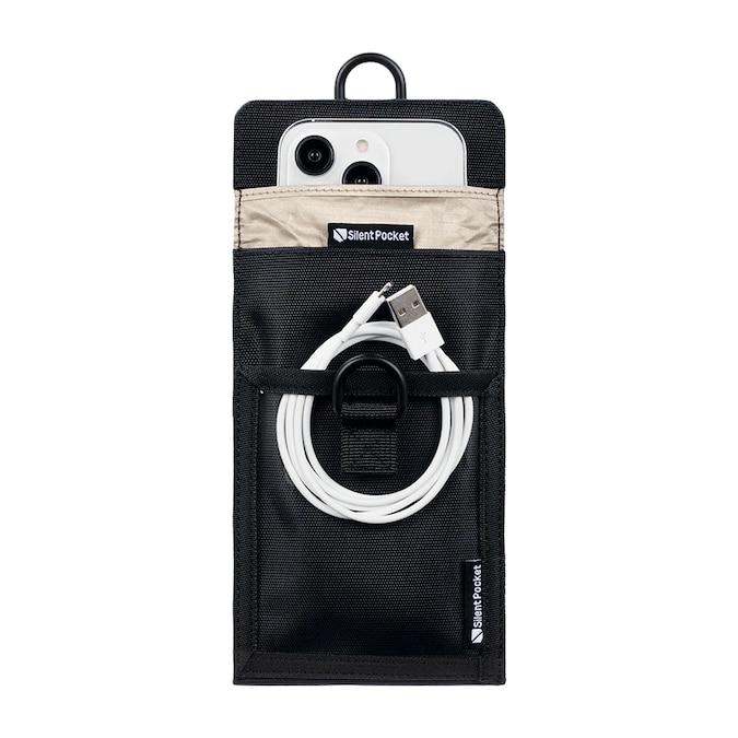 SILENT POCKET LOCKING FARADAY BAG Custodia schermante, isola il telefono dalla rete cellulare, Wi-Fi, Bluetooth e GPS, creando uno spazio di silenzio digitale (86,95 €, slnt.com).