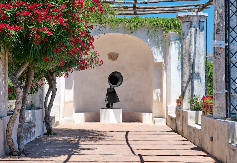 Veduta dell’allestimento. (Foto Matteo d’Eletto, Courtesy Fondazione Ravello e Galleria Lia Rumma, Milano/Napoli)