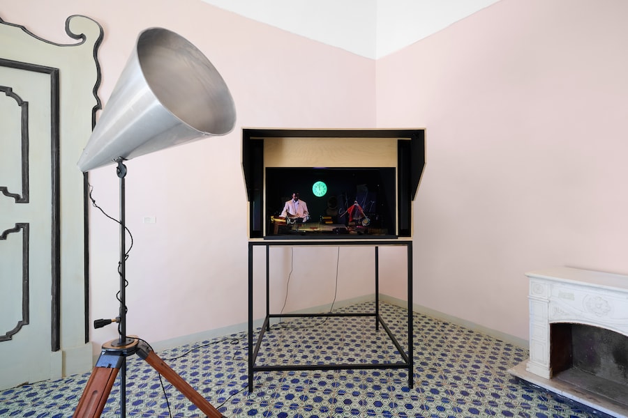 Veduta dell’allestimento. (Foto Matteo d’Eletto, Courtesy Fondazione Ravello e Galleria Lia Rumma, Milano/Napoli)
