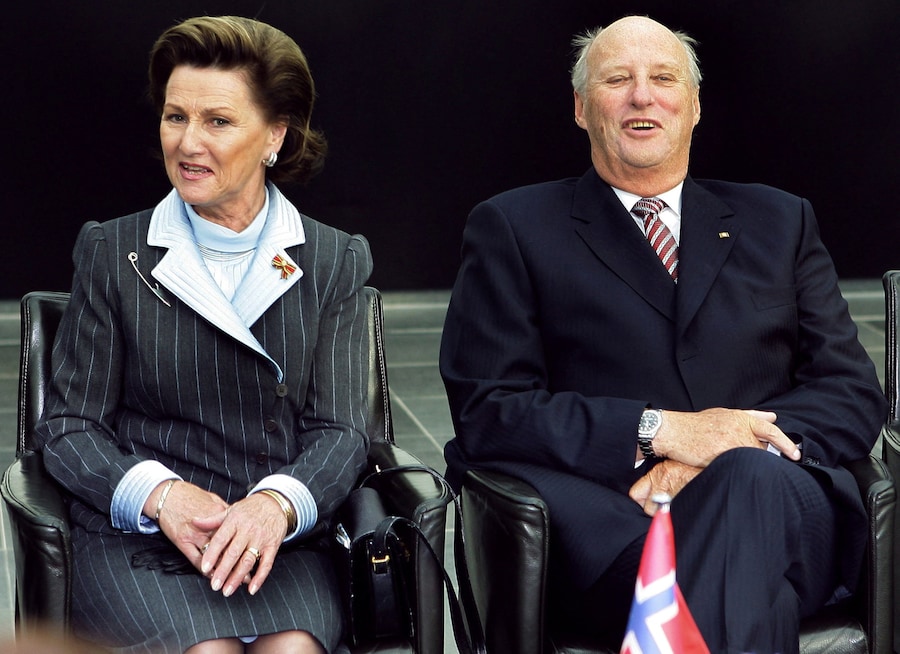 King Harald V and Queen Sonja of Norway listen to a speech during their visit to Duesseldorf in North Rhine-Westphalia October 17, 2007. REUTERS/Achim Scheidemann/Pool/File Photo (REUTERS)