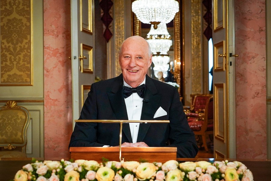 Il re Harald V di Norvegia pronuncia il discorso di Capodanno al Palazzo Reale di Oslo. EPA/Lise Aserud NORWAY OUT (EPA)