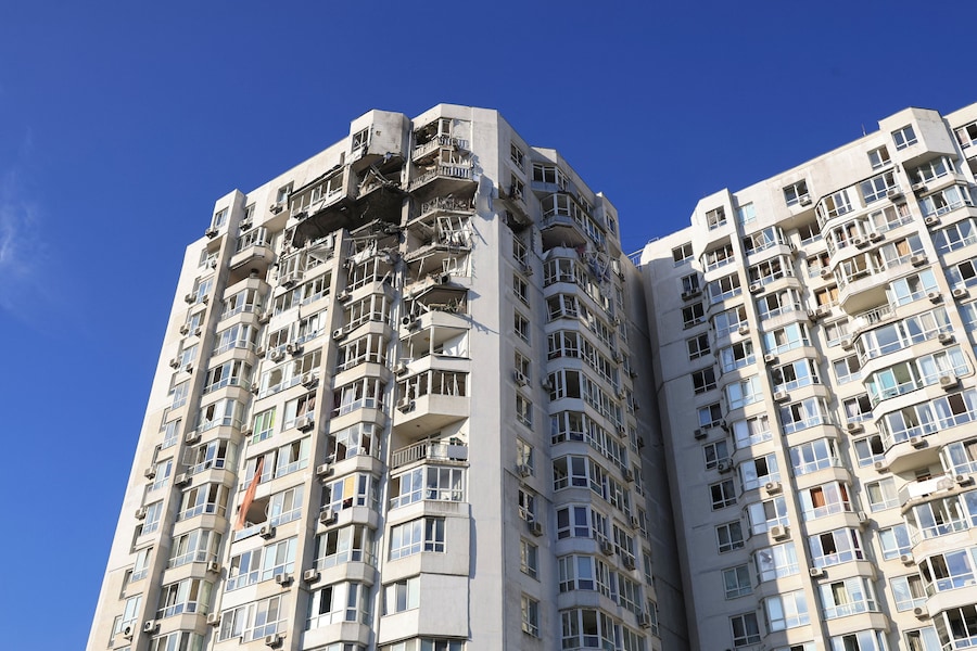 Un condominio colpito da un attacco con droni russi a Odessa, Ucraina (REUTERS)