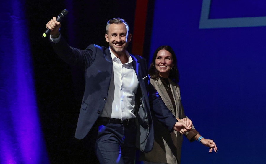 Ulrich Siegmund, capolista del partito di estrema destra “Alternativa per la Germania” (AfD) in Sassonia-Anhalt, e sua moglie Julia Siegmund (EPA)