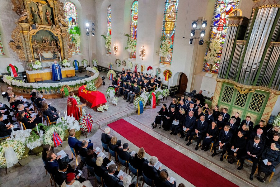 La cerimonia funebre del re Harald di Norvegia presso la Cattedrale di Oslo, a Oslo, Norvegia, il 9 settembre 2026. (via REUTERS)