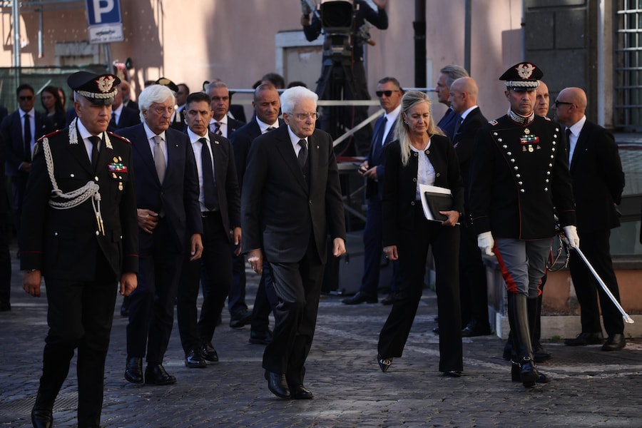 Il presidente della Repubblica Sergio Mattarella è arrivato in Campidoglio per i funerali di Stato di Emma Bonino. Roma 15 settembre 2026. (ANSA)