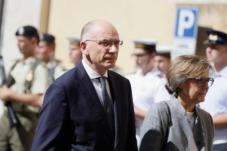 Funerale di Stato per Emma Bonino in Campidoglio, lÕarrivo di Enrico Letta Ñ RomaÑItalia Ñ Marted“ 15 Settembre 2026 - Politica - (foto di Cecilia Fabiano/ LaPresse) , State Funeral for Emma Bonino in RomeÕs City Hall arrives of Enrico Letta Ñ RomeÑ Italy , September 15 , Tuesday 2026 - Politics - (photo by Cecilia Fabiano/LaPresse) (LAPRESSE)